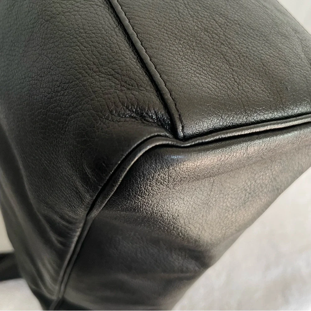 See By Chloe Black Leather Zipper Tote Bag - Picture 10 of 17